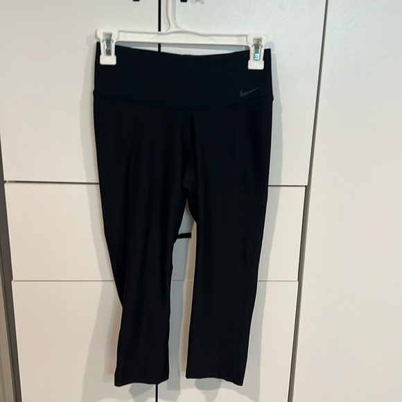 Nike Dri-Fit capris . Size XS - Picture 1 of 5
